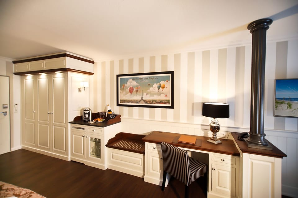Junior Double Room | Hypo-allergenic bedding, in-room safe, desk, blackout drapes