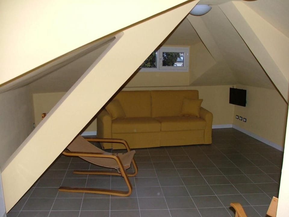 Apartment | Living room | Flat-screen TV