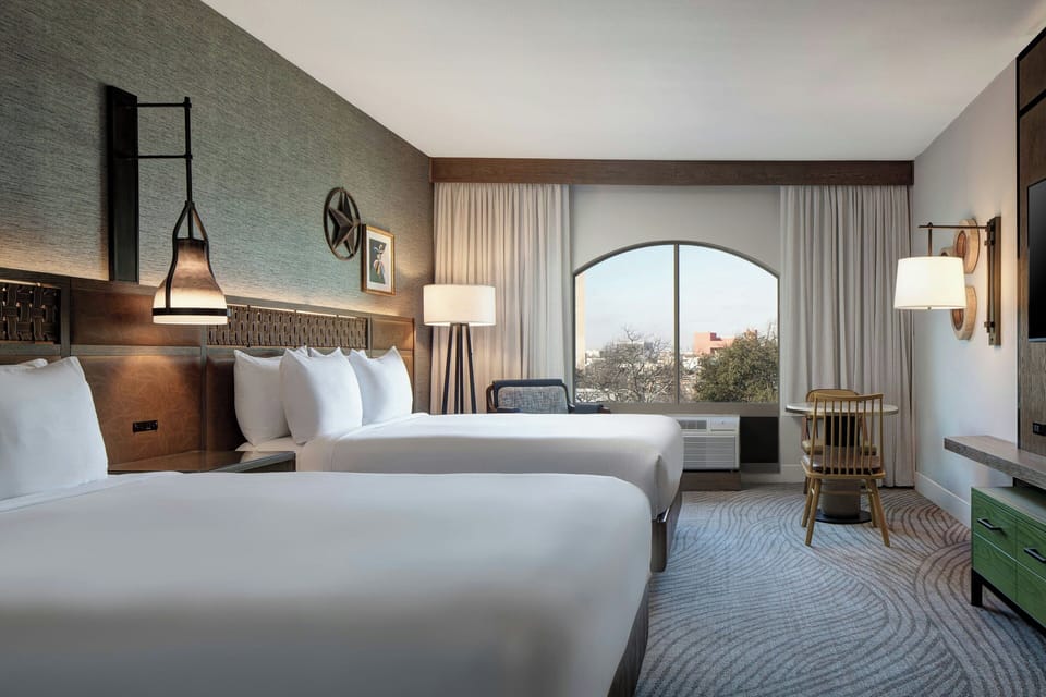 Standard Room, 2 Queen Beds | Premium bedding, pillowtop beds, in-room safe, desk