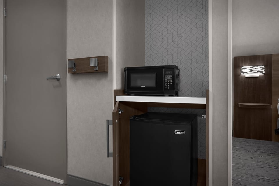 In-room safe, desk, iron/ironing board, free WiFi