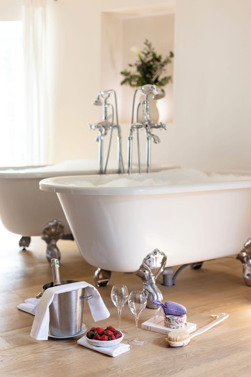 Suite (Prestige) | Premium bedding, pillowtop beds, minibar, in-room safe