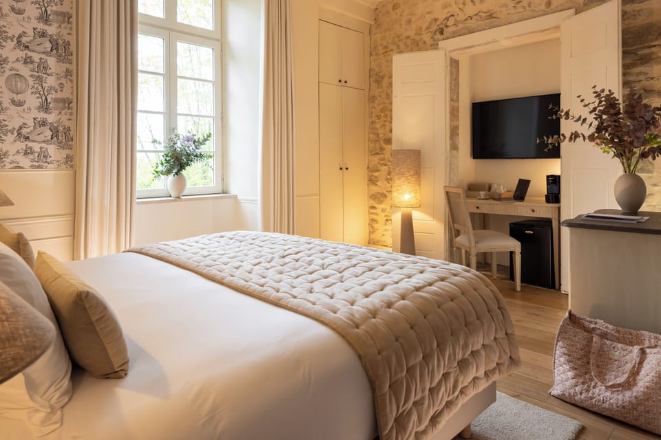 Deluxe Double Room | Premium bedding, pillowtop beds, minibar, in-room safe