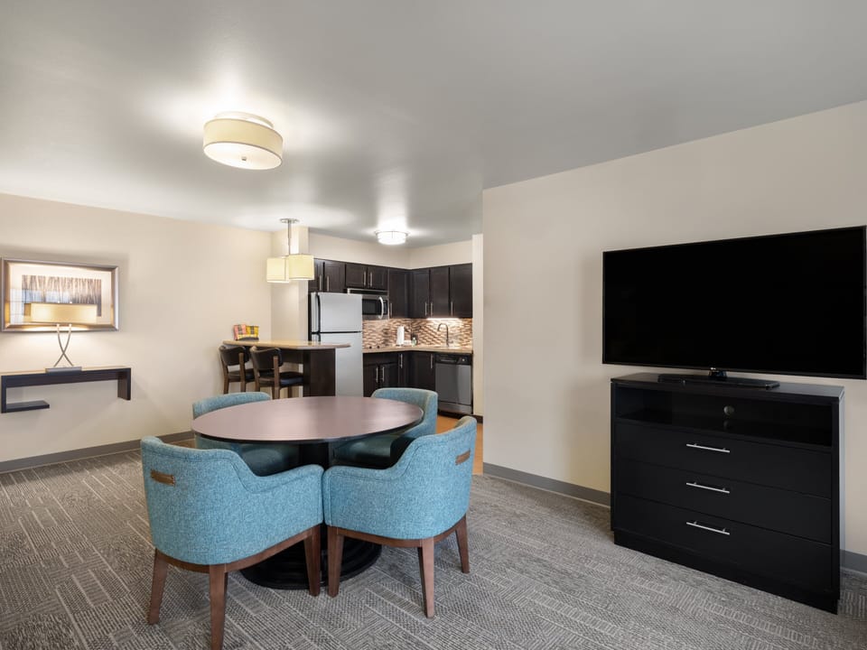 Suite, 1 Bedroom, Kitchen | In-room safe, desk, laptop workspace, blackout drapes