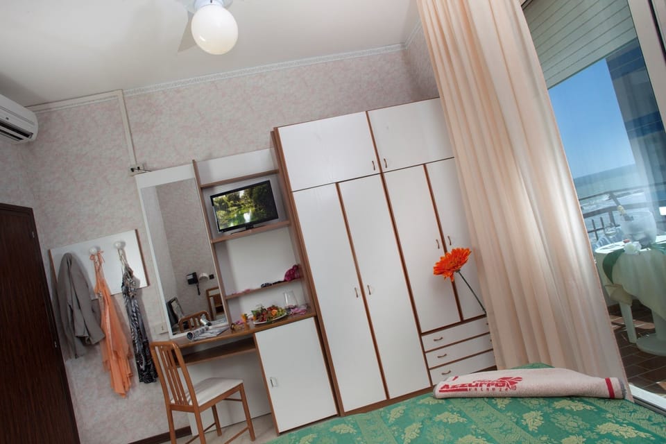 In-room safe, desk, cribs/infant beds, free WiFi
