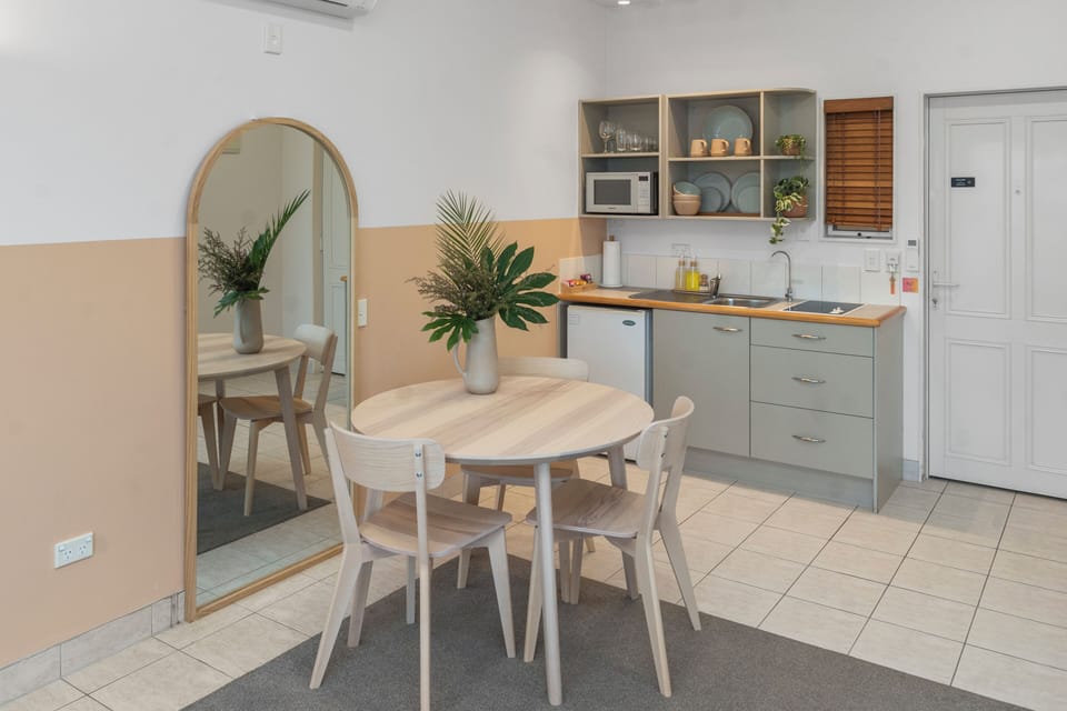 Seaview Spa Studio | Private kitchenette | Coffee/tea maker, microwave, electric kettle, toaster