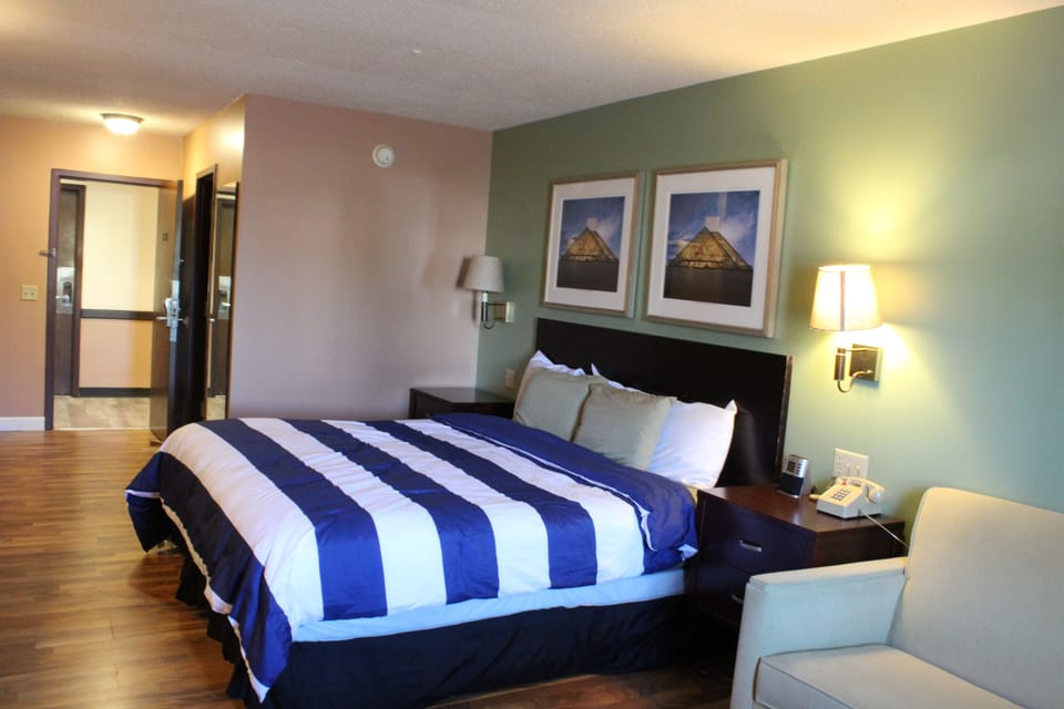 Premium Room, Non Smoking | 1 bedroom, in-room safe, individually decorated, individually furnished