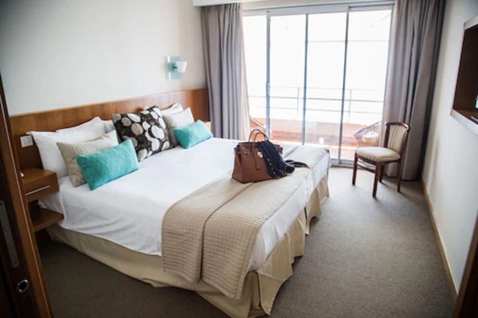 Deluxe Double or Twin Room | Premium bedding, minibar, in-room safe, desk