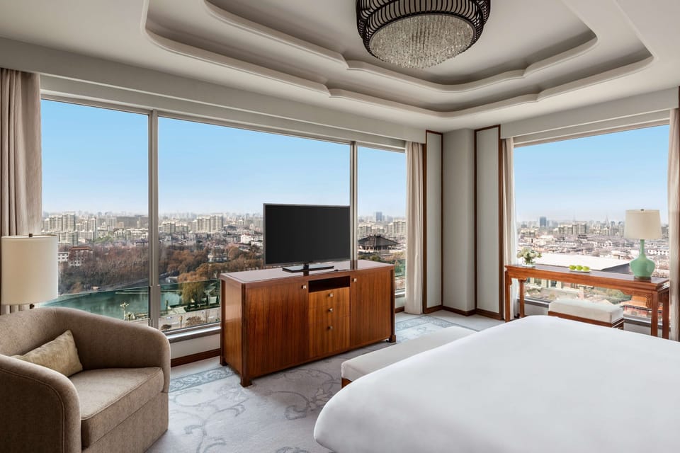 Premium bedding, minibar, in-room safe, desk