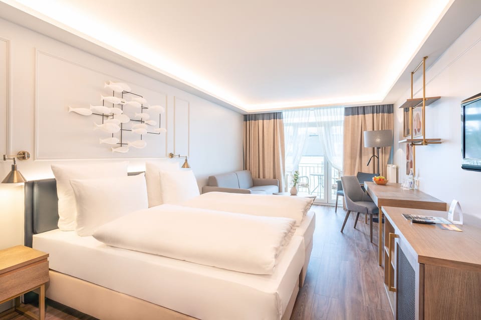Comfort Double Room, Balcony | In-room safe, desk, free WiFi, bed sheets