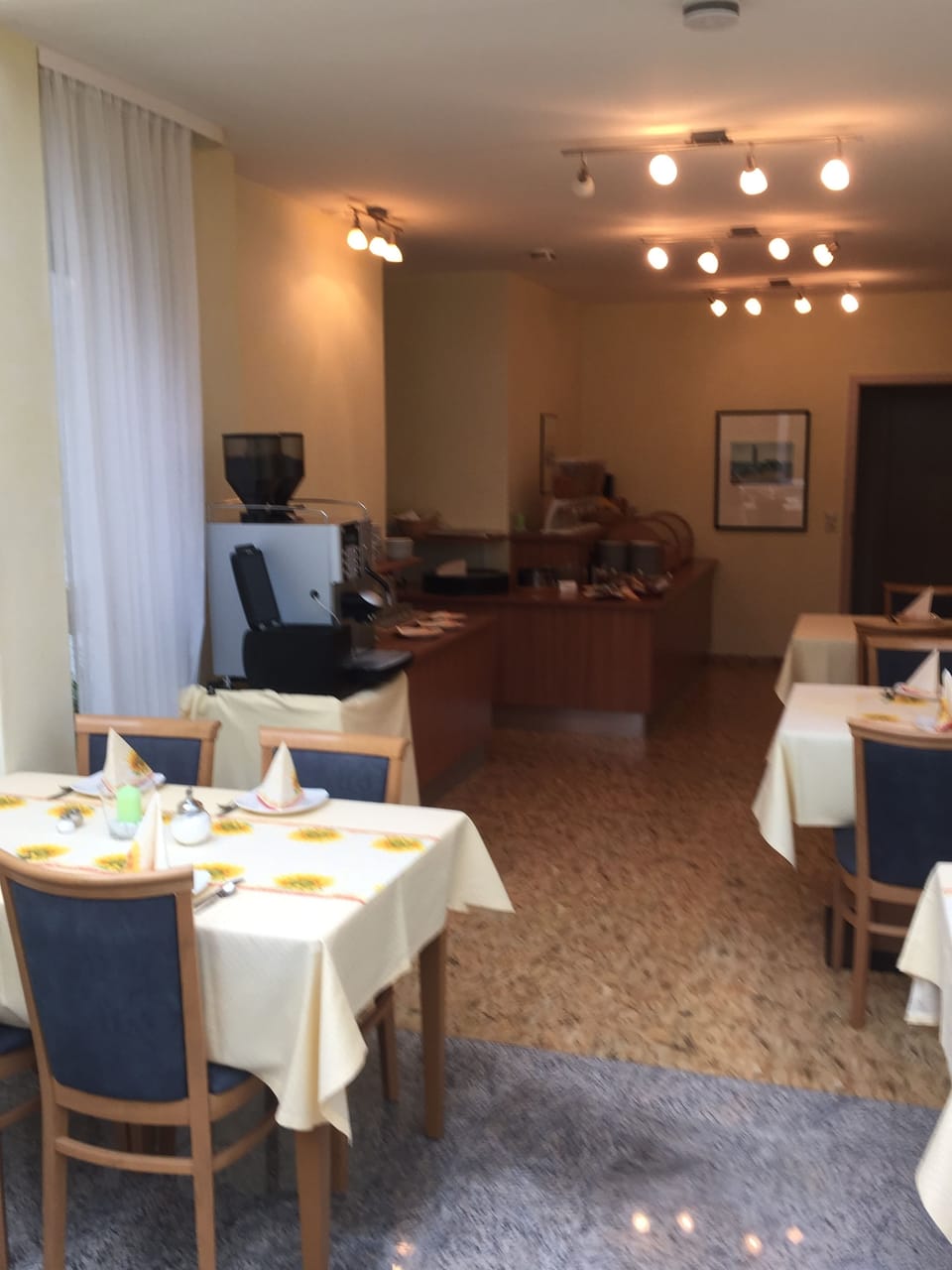Daily buffet breakfast for a fee