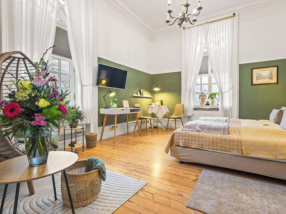 Classic Double Room | Premium bedding, desk, WiFi (free), individually furnished
