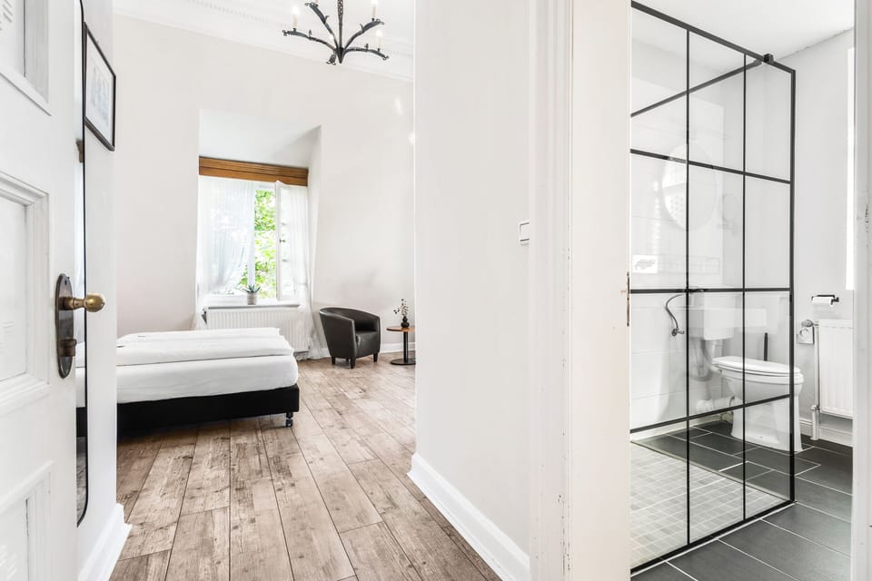 Classic Double Room | Premium bedding, desk, WiFi (free), individually furnished