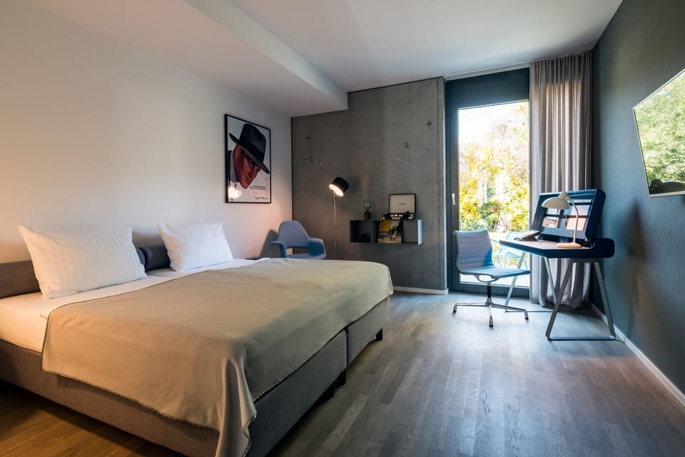 Comfort Double Room Signature | Egyptian cotton sheets, pillowtop beds, minibar, individually decorated