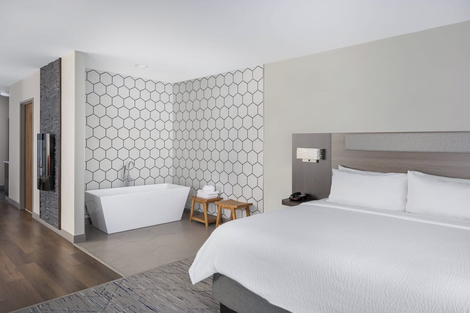 Premium bedding, pillowtop beds, in-room safe, desk