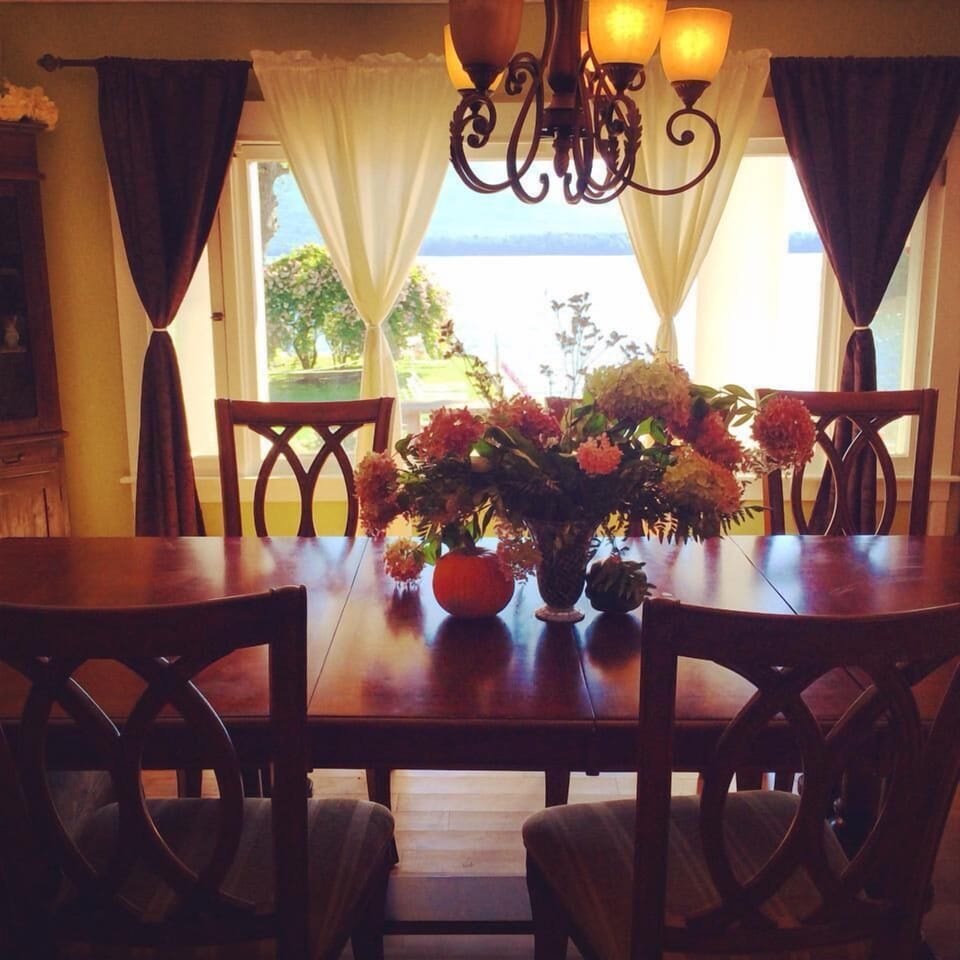 Superior House, 6 Bedrooms, Lake View | In-room dining