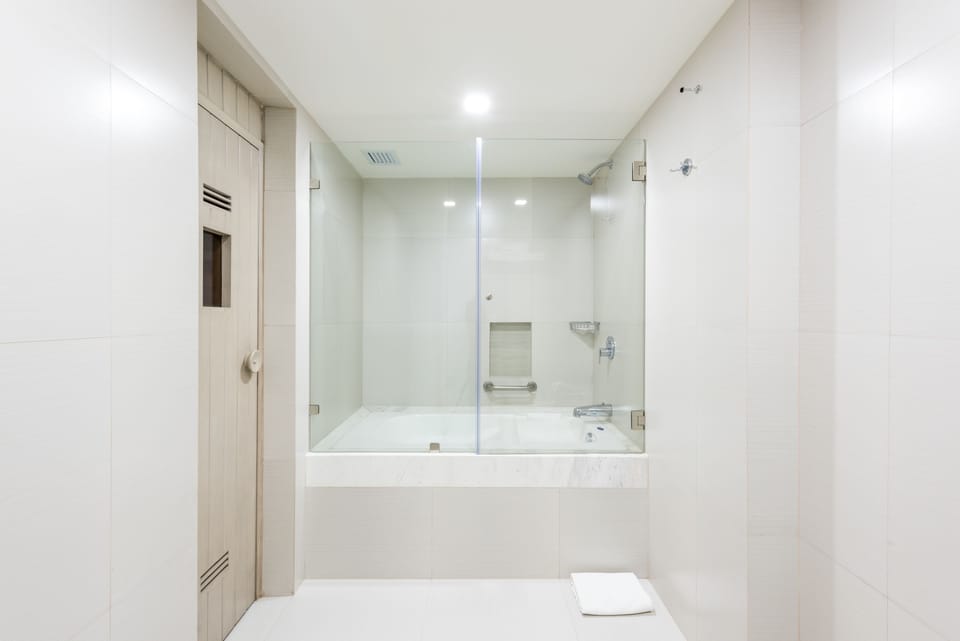Master Suite Family | Bathroom shower