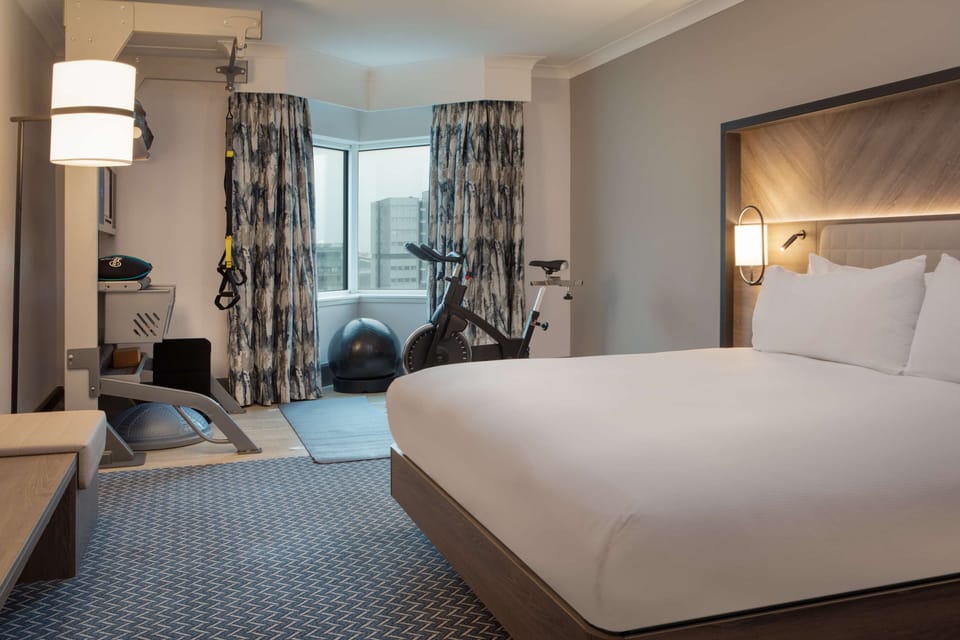 Five Feet to Fitness King Room (occupancy 2) | In-room safe, desk, blackout drapes, iron/ironing board