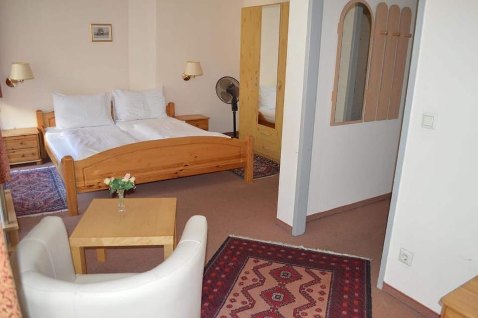 Comfort Doppelzimmer | Iron/ironing board, free WiFi, bed sheets