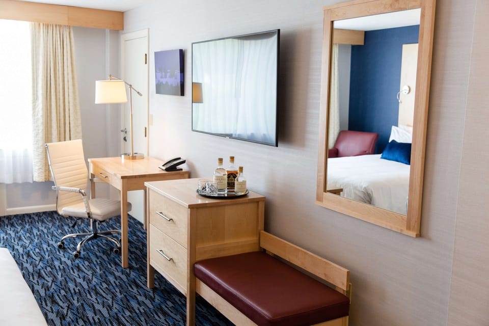 In-room safe, desk, iron/ironing board