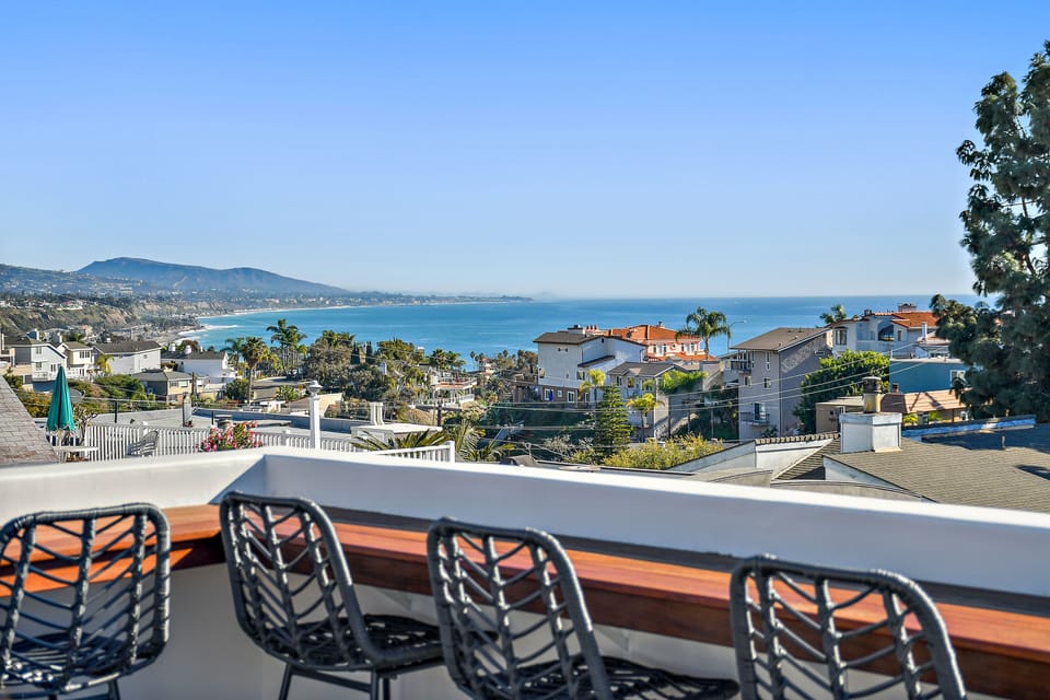 Gorgeous ocean view from the private rooftop! 