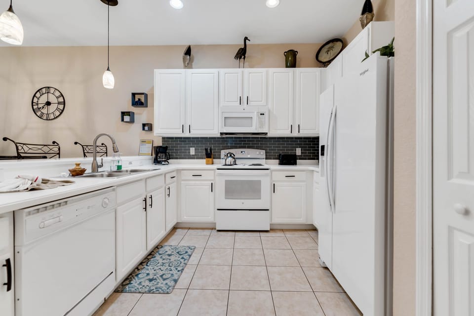 Fully equipped kitchen.