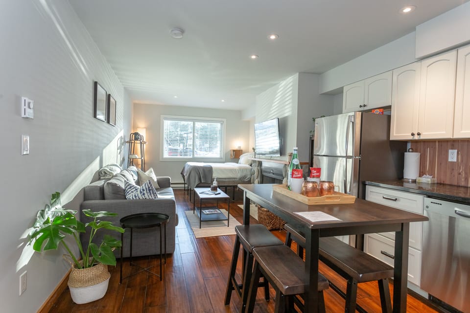 Kitchen island seats 4