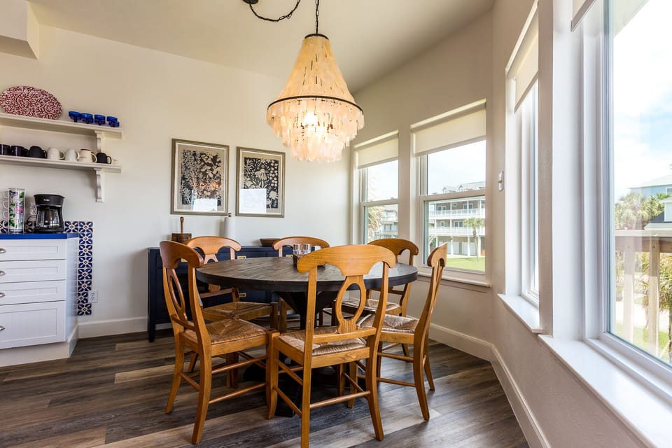 Dining Area - Seating For 6 - Second Floor