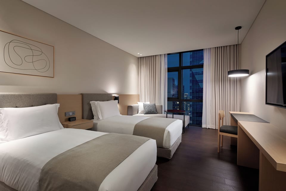 Premium bedding, in-room safe, desk, laptop workspace