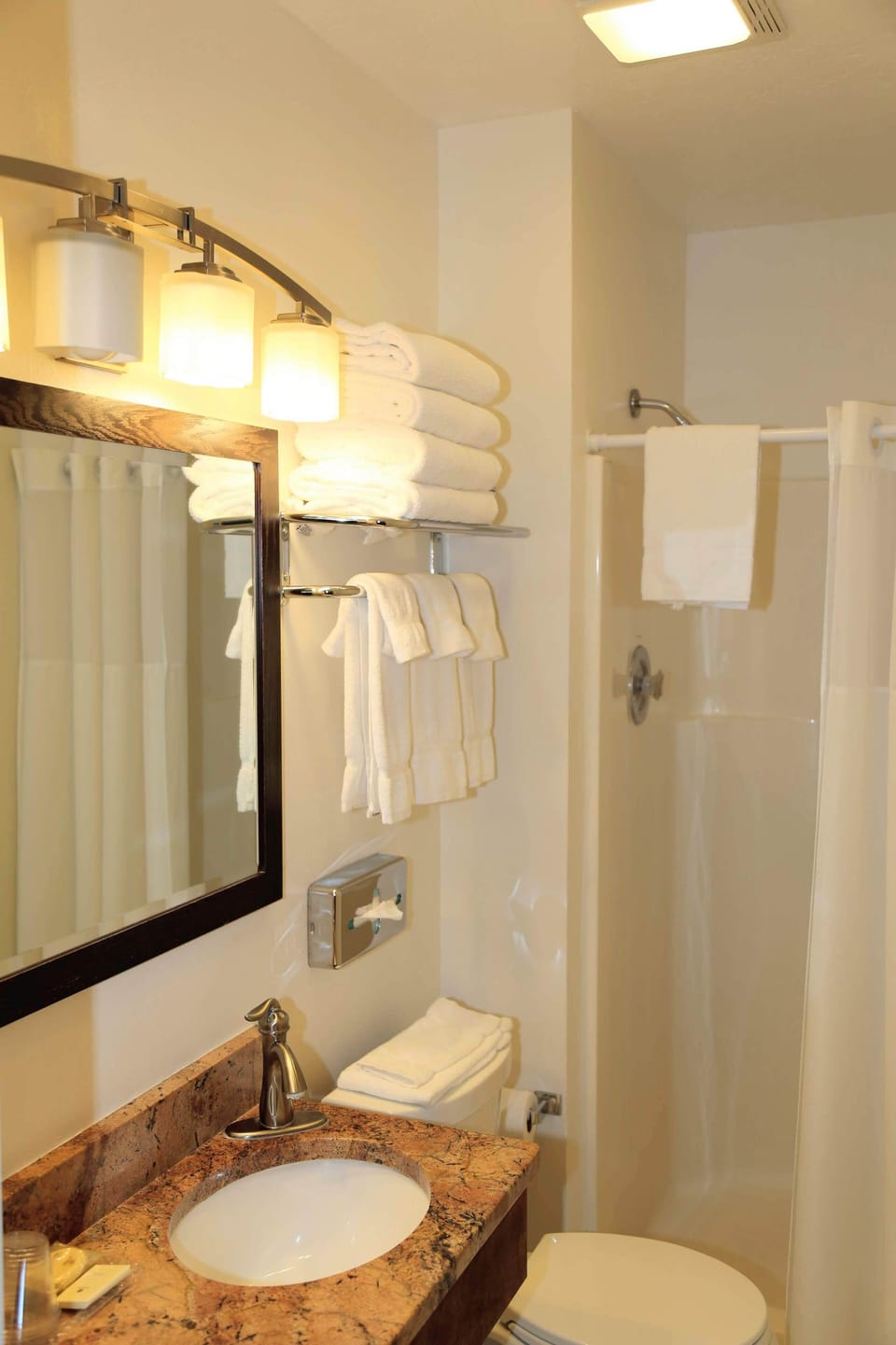 Shower, free toiletries, towels