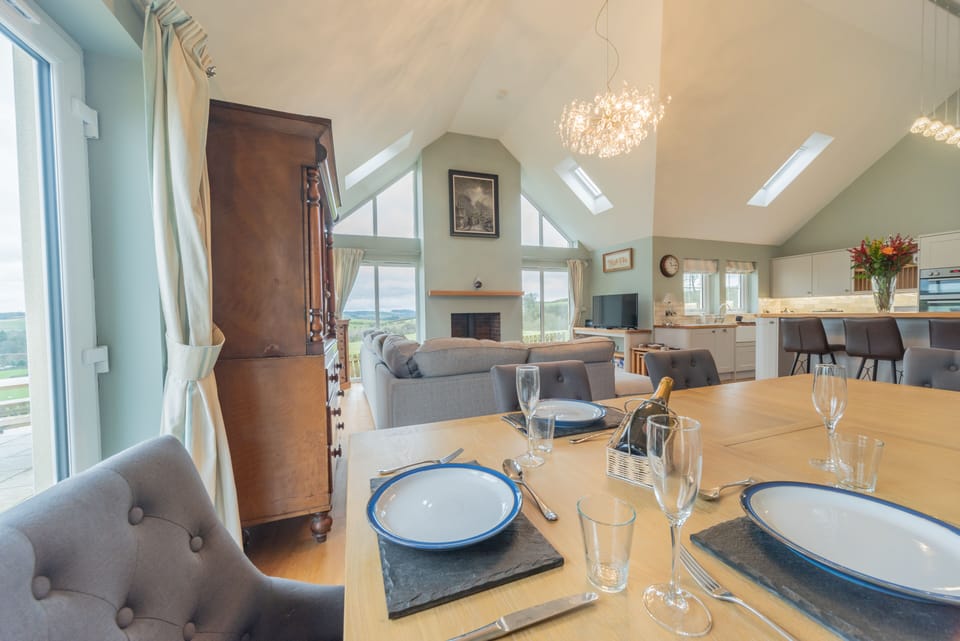 House | Private kitchen | Fridge, microwave, oven, stovetop