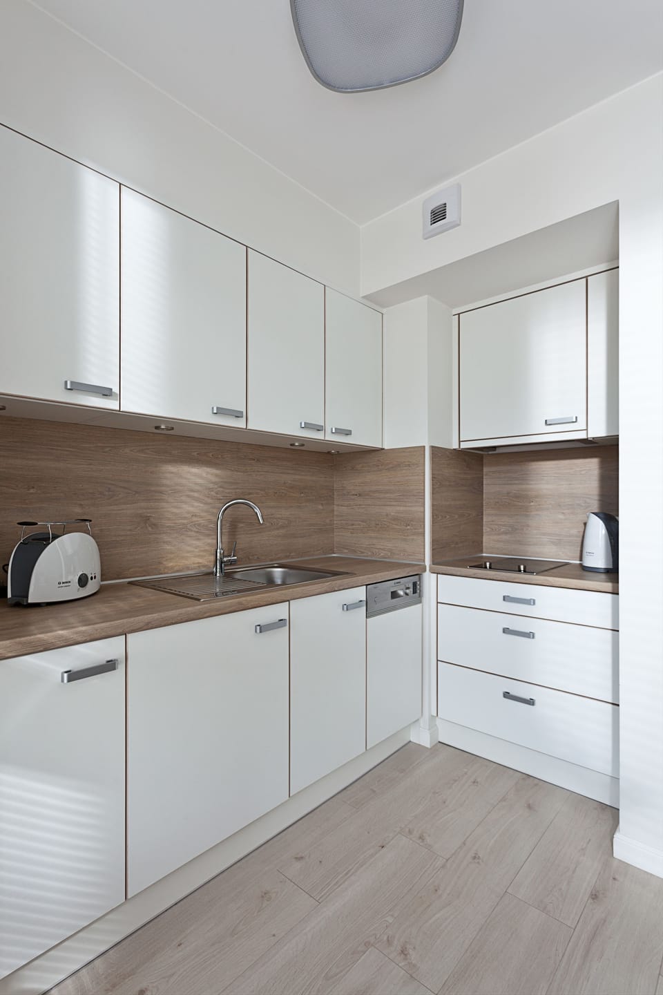 Basic Room | Private kitchen | Coffee/tea maker, electric kettle