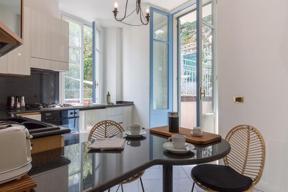 Family Apartment | Private kitchen | Mini-fridge, oven, stovetop, dishwasher