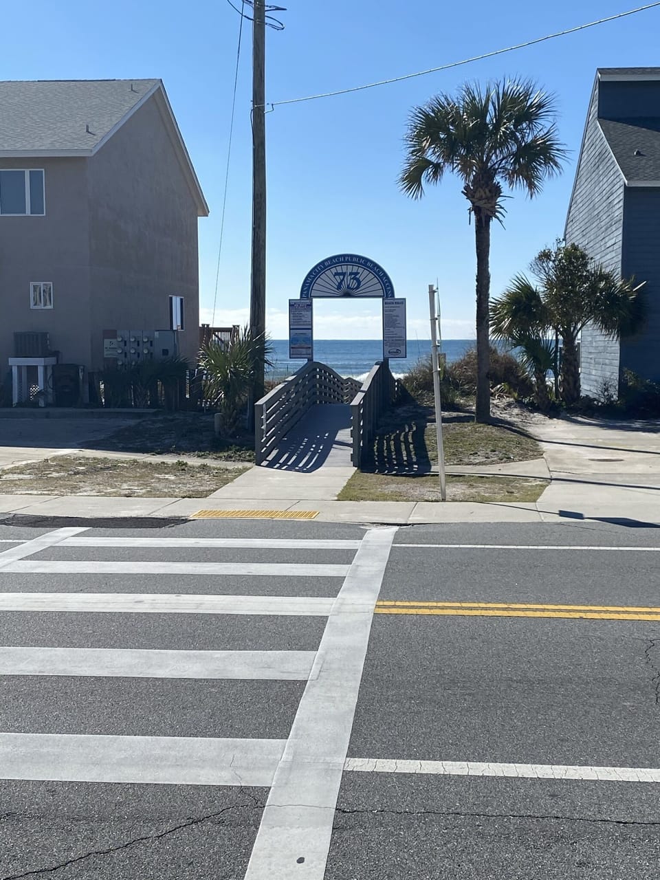 2 minute walk to the beach!