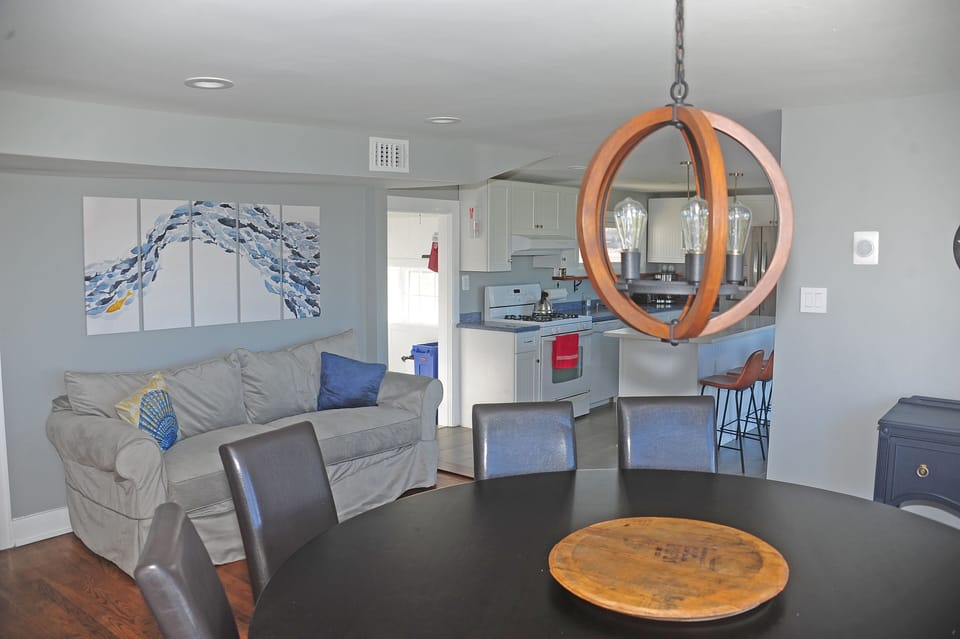 dining room looking at kitchen