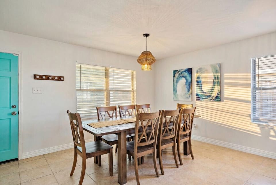 Create lasting memories around the dining table