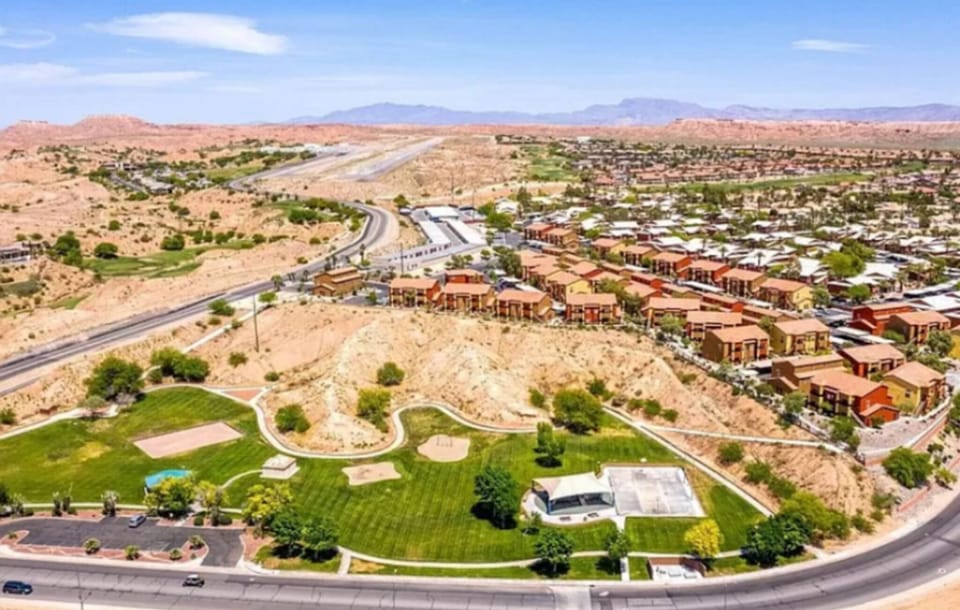 Condominium, golf course, and park view