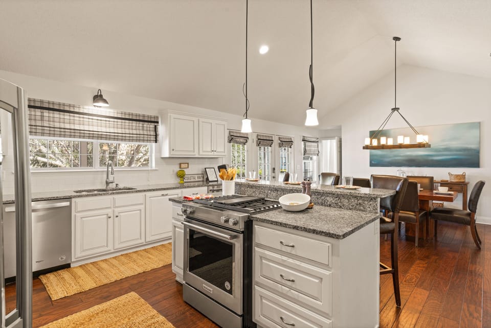 4. Gas range and fully equipped kitchen at Blue Star Bungalow