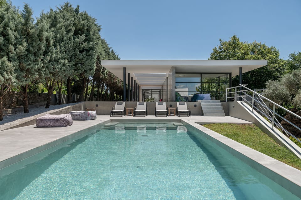Villa 7 is a 300 square meter villa built on 2 levels