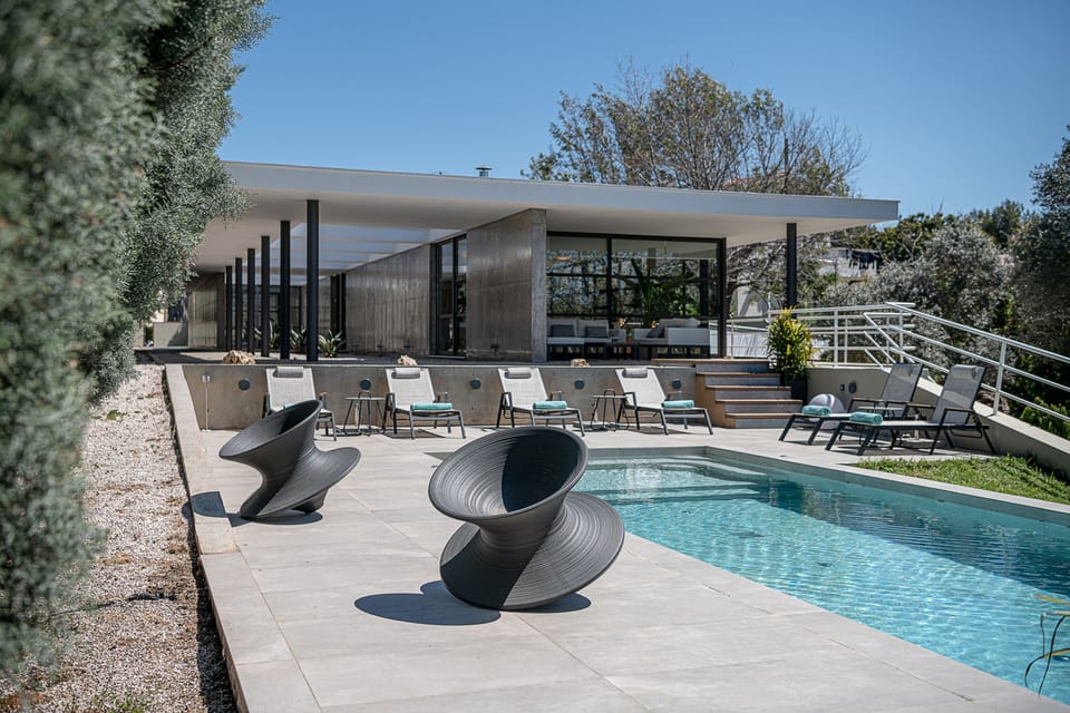 Private 40m2 heated eco-pool with hydromassage