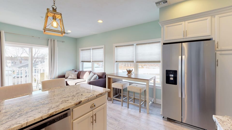 Open living & kitchen space