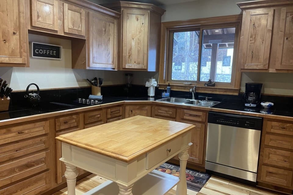 Great kitchen space, storage, appliances and counters for a quick meal!
