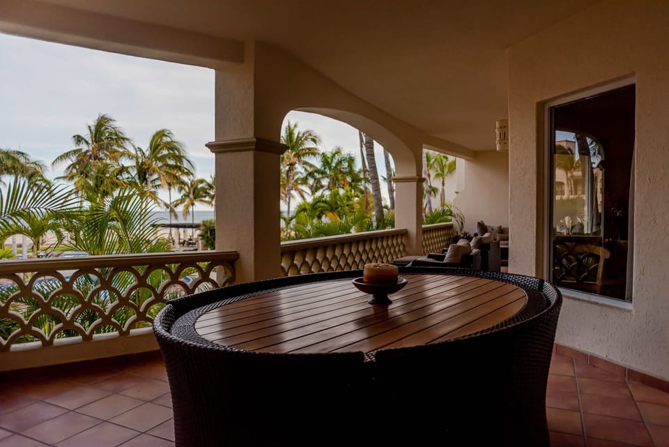 BALCONY POOL-OCEAN VIEW