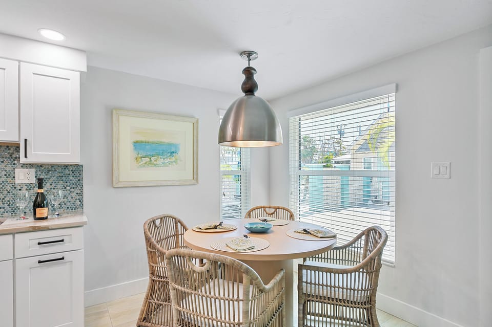 Dining area with seating for 4