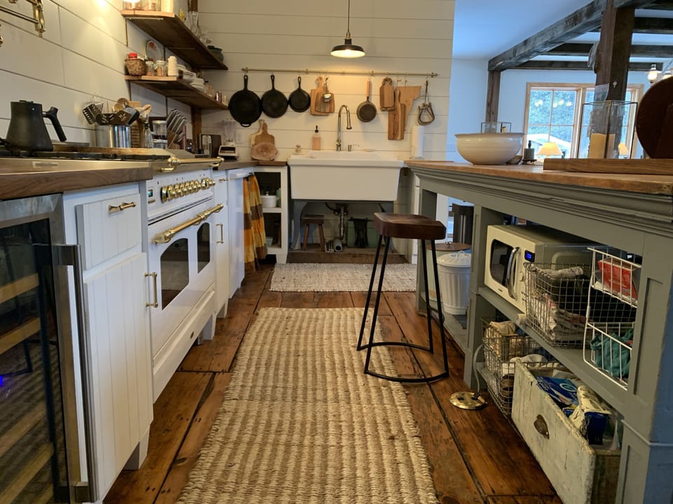 Fully stocked Kitchen!