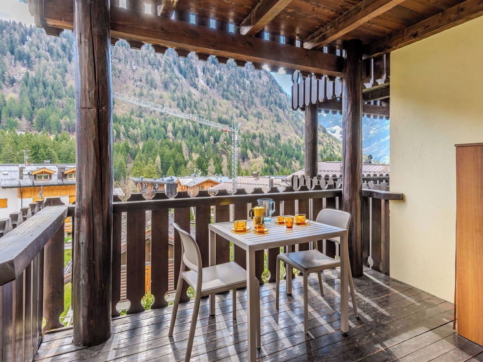 Ceiling, Wood Stain, Hardwood, Log Cabin, Mountain Village, Plank, Hotel, Alps, Balcony, Lumber