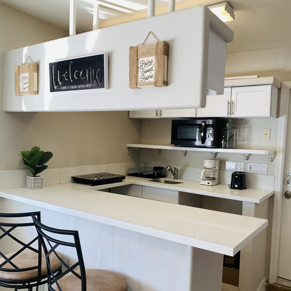 Kitchenette 