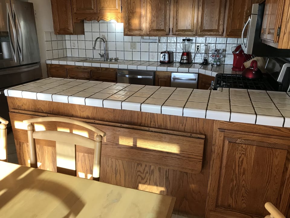 Dining room to kitchen