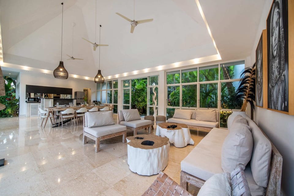 Villa, 4 Bedrooms, Smoking, Private Pool | Living room