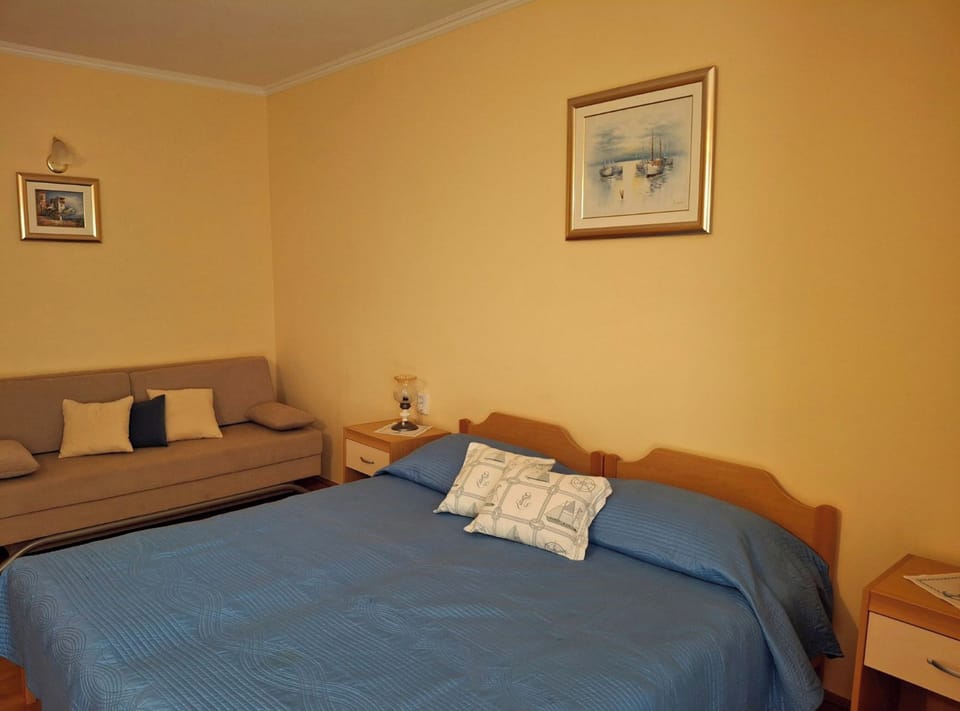 2 bedrooms