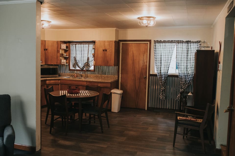 Fully stocked kitchen. Coffee, paper products, dish soap, etc. 
